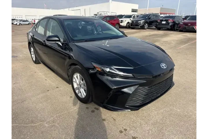 $26597 : Toyota Camry 2025 SE 4dr Sed image 3