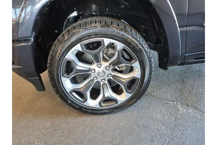 $28988 : Ram 1500 2019 4x4 Limited 4d image 9