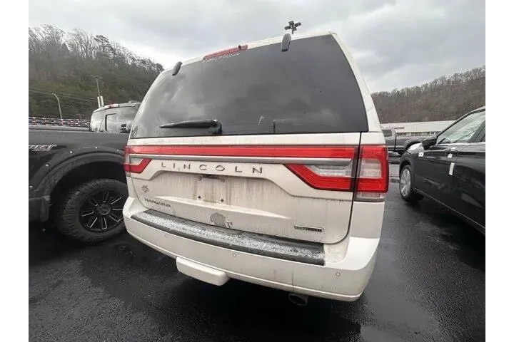 $12999 : Lincoln Navigator 2016 4x4 S image 6
