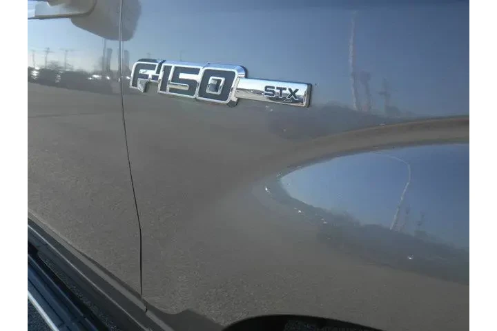 $18980 : Ford F-150 2014 4x4 STX 2dr image 9
