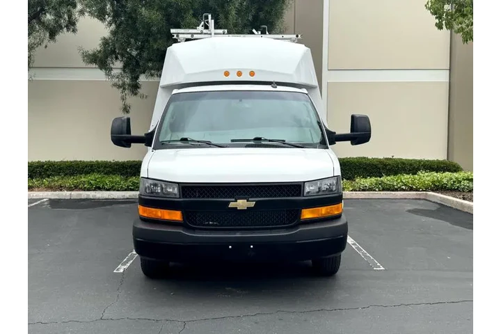 2022 Express G3500 image 7
