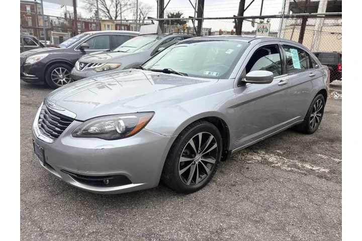 $11995 : 2013 200 Touring image 5