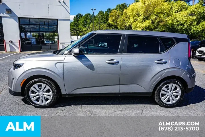 $14420 : Kia Soul 2023 LX 4dr Crossov image 7