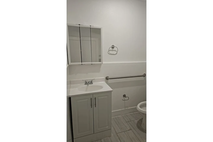 $1900 : Renta Studio (Santa Ana) image 8