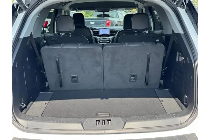 $31304 : Ford Explorer 2023 AWD XLT 4 image 5