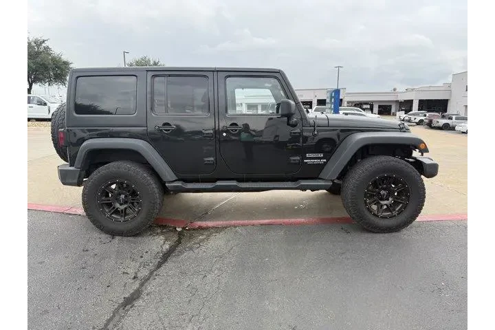 $20809 : Jeep Wrangler Unlimited 2017 image 2