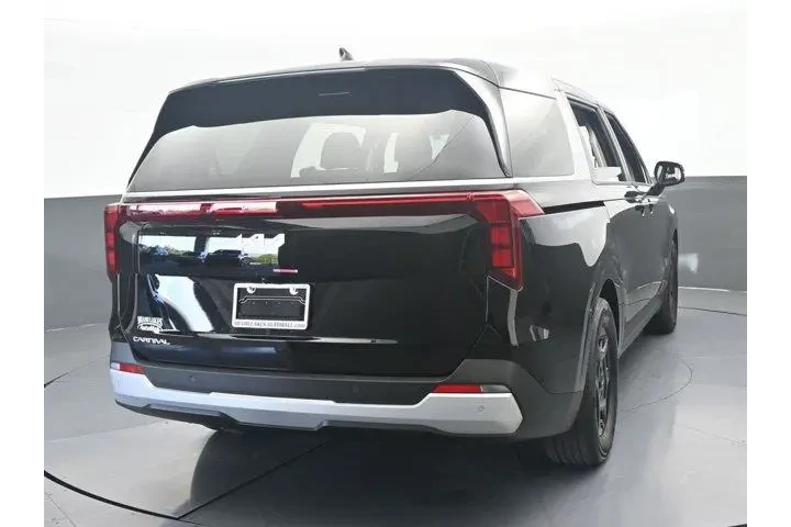 $32277 : Kia Carnival 2025 LX 4dr Min image 5