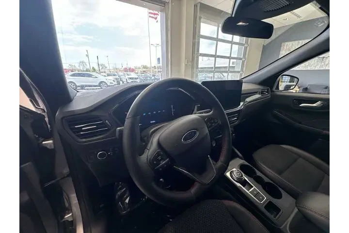 $27764 : Ford Escape 2024 AWD ST-Line image 9