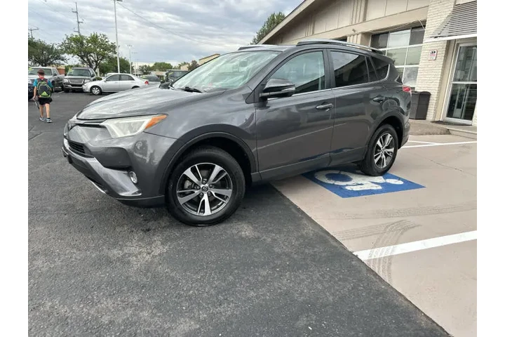 2018 RAV4 XLE image 4