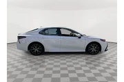 $22917 : Toyota Camry 2024 SE 4dr Sed thumbnail
