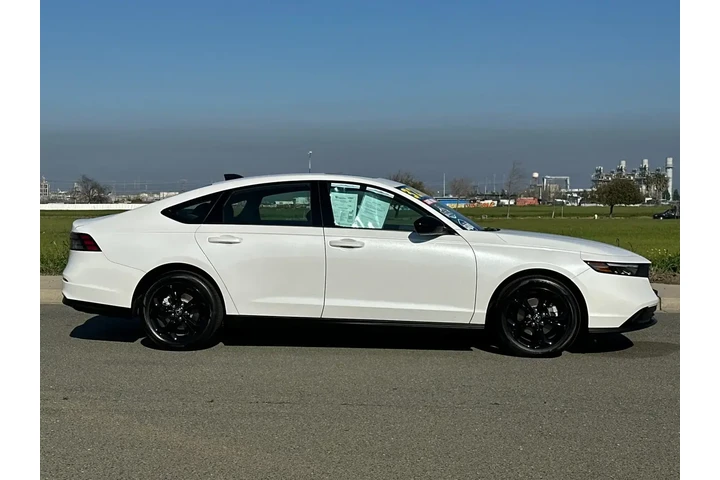 $32165 : Honda Accord 2025 SE 4dr Sed image 3