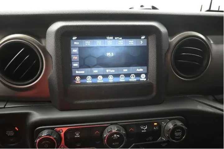 $22985 : Jeep Wrangler Unlimited 2018 image 9