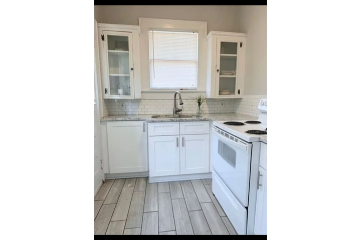 $1590 : Rent image 6