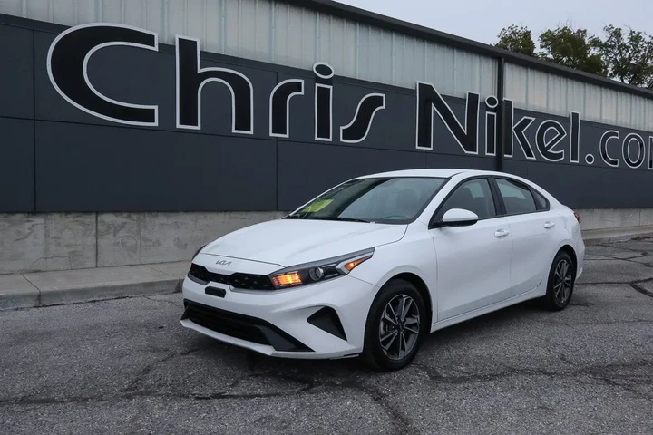 $17988 : 2024 Forte LXS image 1