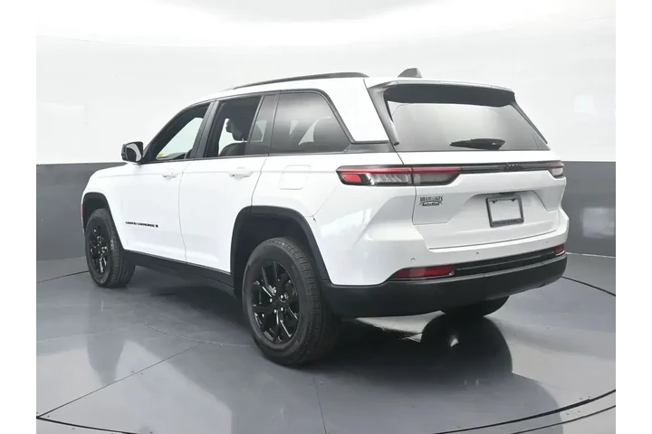 $28984 : Jeep Grand Cherokee 2024 4x2 image 4