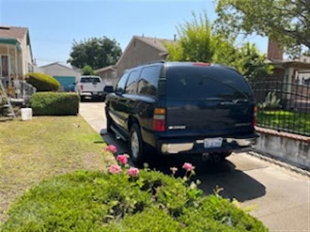 $8300 : 2004 CHEVY TAHOE image 4