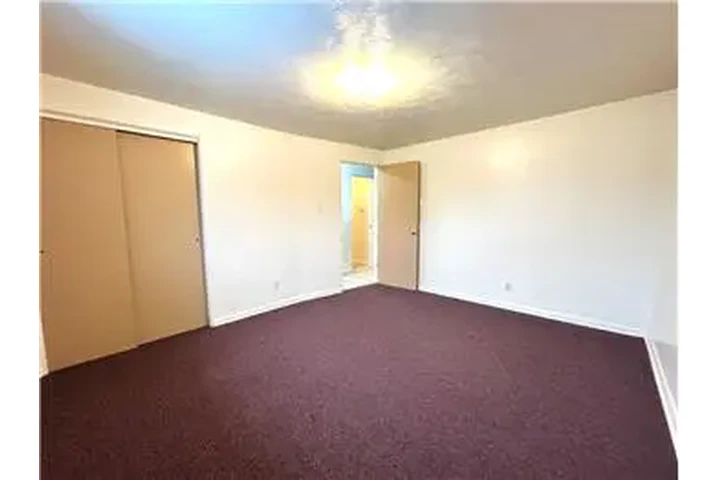 $595 : Rental property with 2 bedro image 6