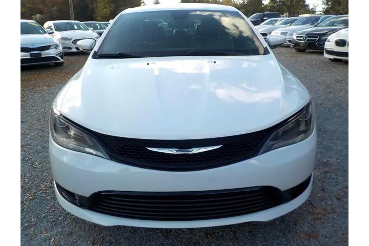 $7399 : 2015 200 S image 8