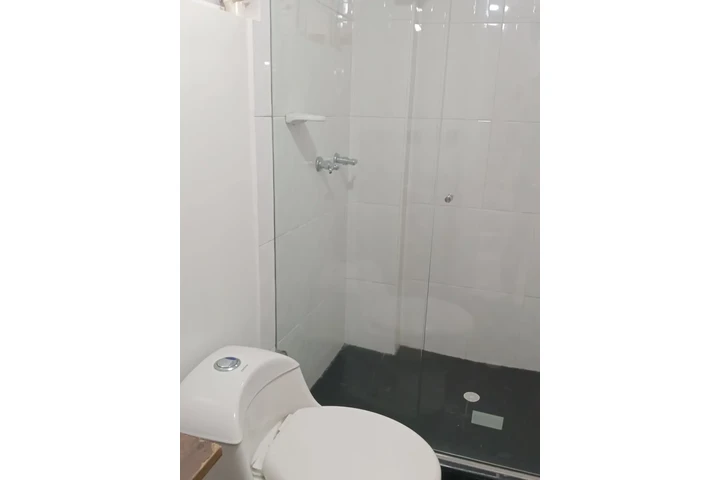 $335000000 : VENDO COMODO  AP. VILLAHERMOSA image 3