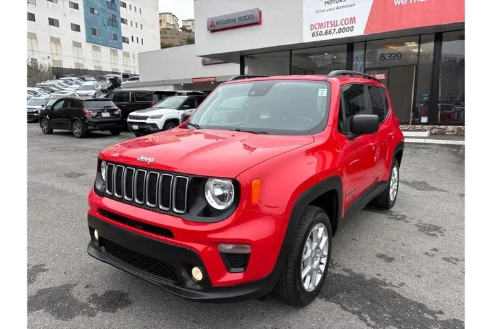 $18388 : Jeep Renegade 2022 4x4 (Red) image 3