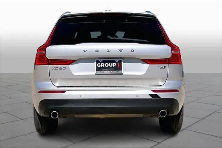 $15576 : Volvo XC60 2021 AWD T6 Momen image 5