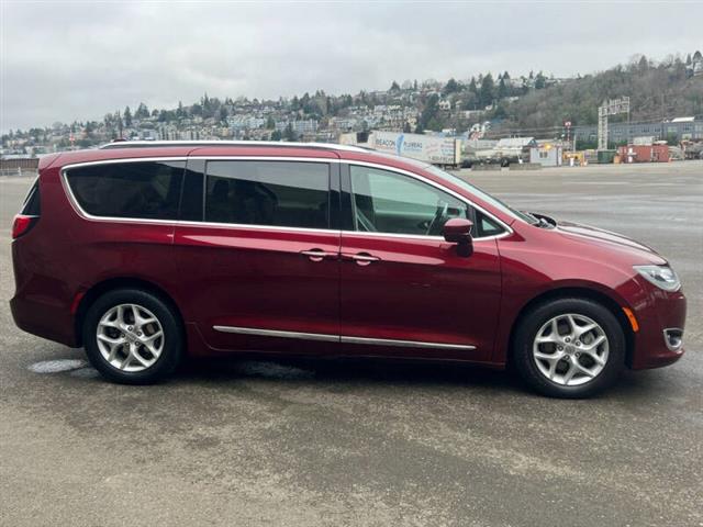 $15988 : 2017 Pacifica Touring-L Plus image 8