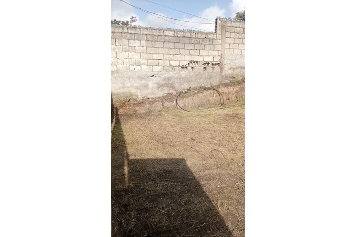 SE VENDE terreno de 300m² image 3