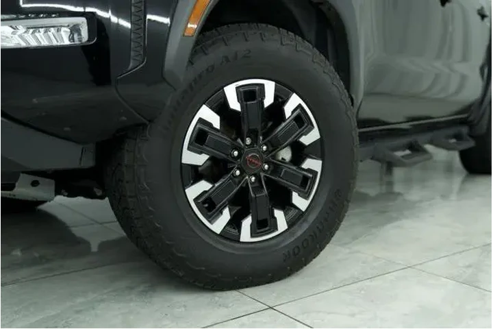 $12900 : Nissan Frontier 2014 4x4 SV image 8