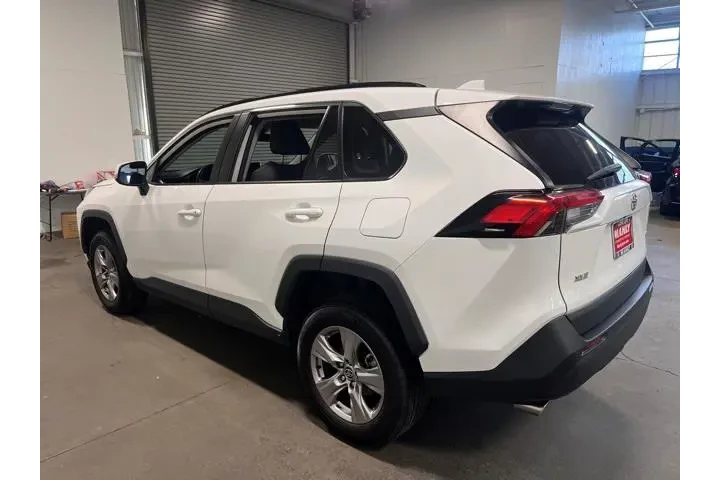 $25630 : Toyota RAV4 2023 XLE 4dr SUV image 5