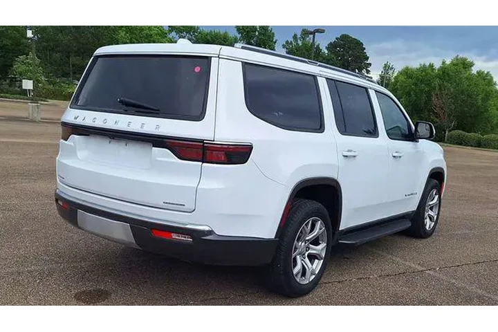 $38000 : Jeep Wagoneer 2022 4x4 Serie image 8