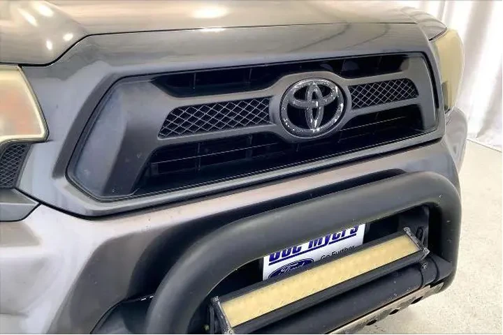 $17972 : Toyota Tacoma 2012 4x4 V6 4d image 7