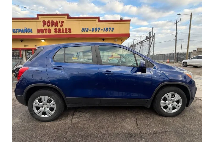 $9395 : 2017 Trax LS image 10