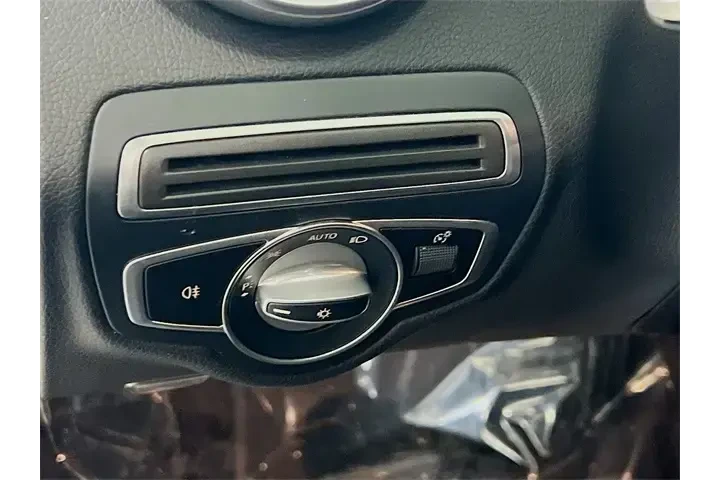 $26800 : Mercedes-Benz C-Class 2021 C image 10