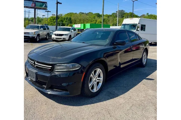 $9500 : 2017 Charger SE image 5