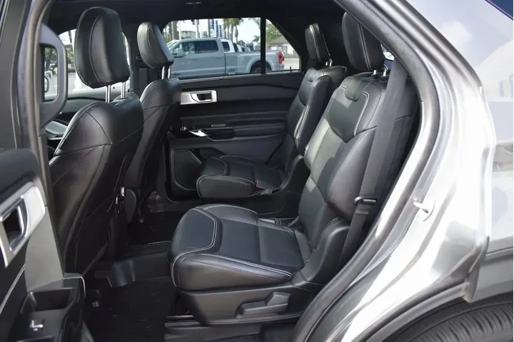 $38990 : Ford Explorer 2023 AWD ST 4d image 9