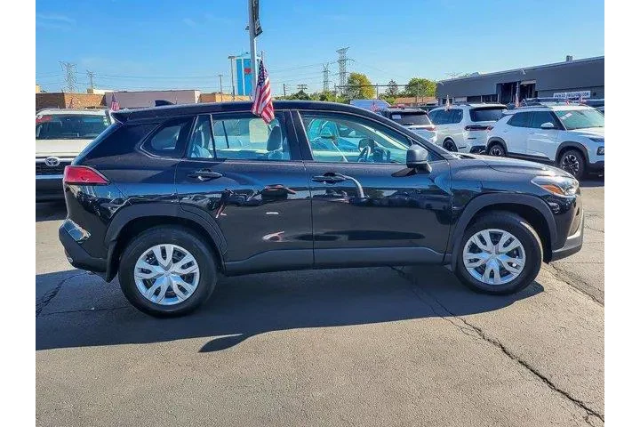 $32852 : Toyota Corolla Cross 2025 AW image 9