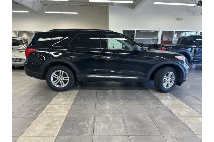 $32000 : Ford Explorer 2023 AWD XLT 4 image 9