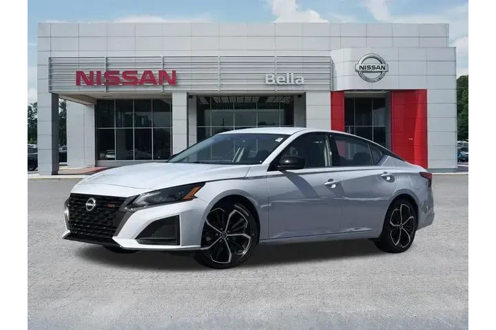 $19698 : Nissan Altima 2024 2.5 SR 4d image 1