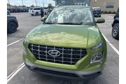 $17977 : Hyundai VENUE 2024 SEL 4dr C thumbnail