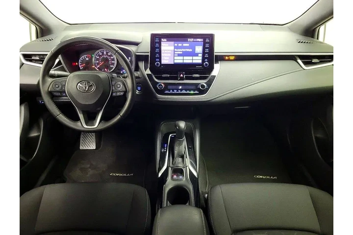 $18998 : Toyota Corolla Hatchback 202 image 9