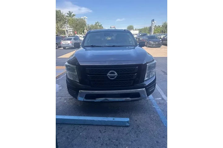 $17990 : Nissan Titan 2021 4x2 SV 4dr image 1