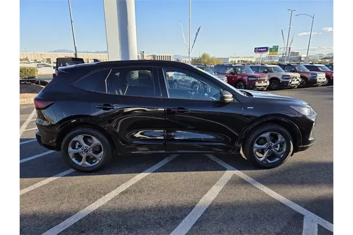 $20777 : Ford Escape 2023 ST-Line 4dr image 10