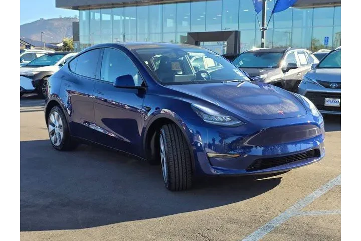 $32400 : Tesla Model Y 2023 AWD 4dr C image 4