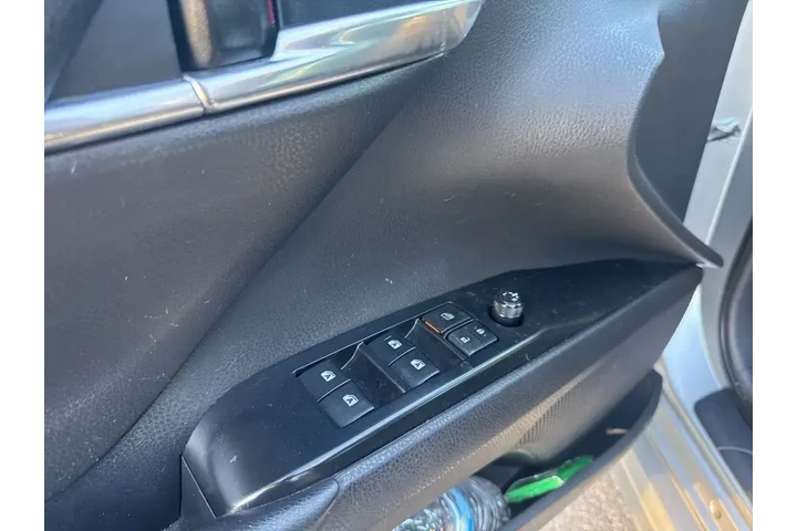 $20505 : Toyota Camry 2020 SE 4dr Sed image 6