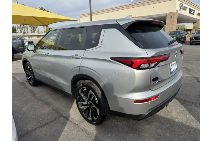 $23995 : Mitsubishi Outlander 2022 AW image 4