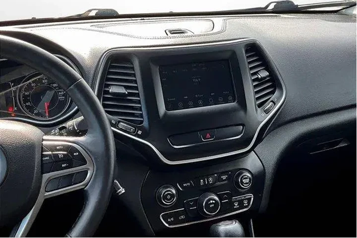 $13995 : Jeep Cherokee 2019 Latitude image 6
