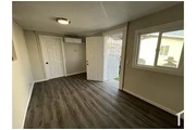 $900 : Move in Ready Beautiful 2 bedr thumbnail
