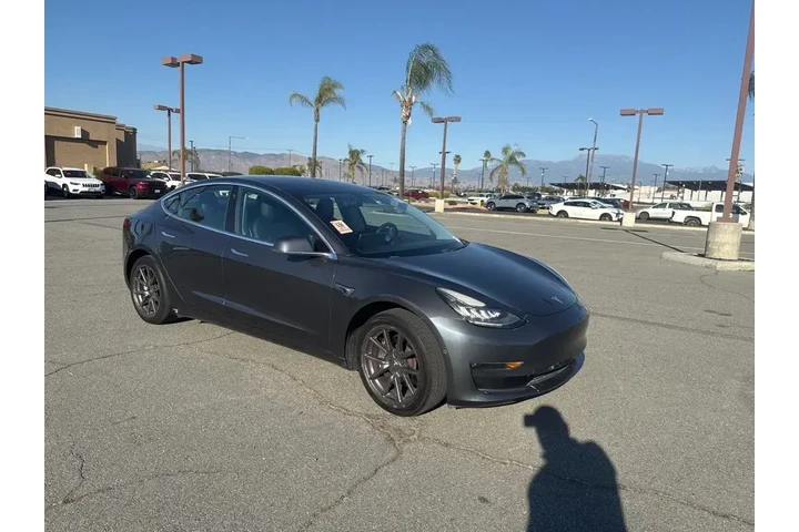 $19998 : Tesla Model 3 2018 Mid Range image 2