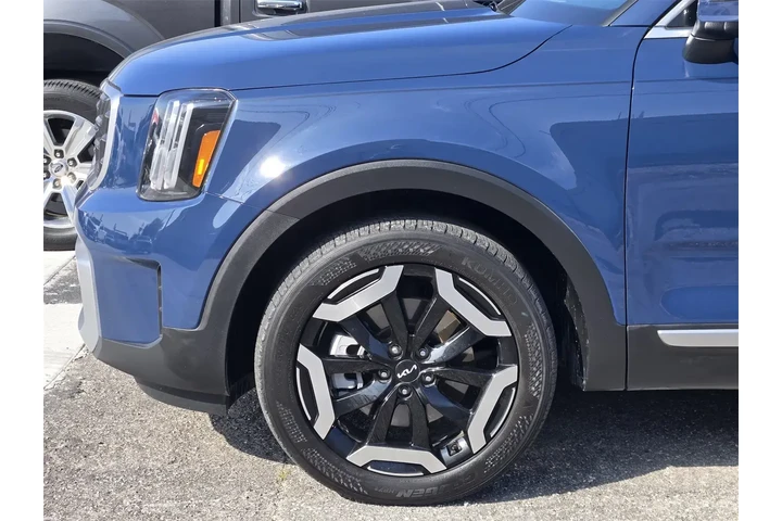 $31991 : Kia Telluride 2023 S 4dr SUV image 8