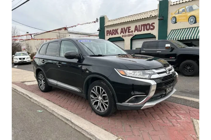 $6495 : 2016 Outlander ES image 1